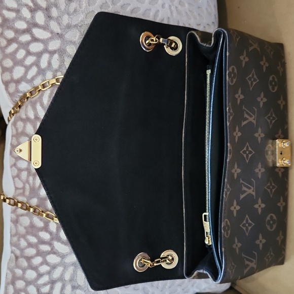 Louis Vuitton, Pallas Chain Monogram Canvas with Calfskin - Picture 8 of 16